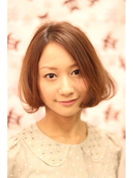 リゾートサロンM 新宿東口(Resortsalon M by valore) Resortsalon M【新宿東口店】 ひし形シルエットワンカール