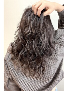 プログレスプラス 存在感バツグン派手髪に！！コントラストハイライトカラー★