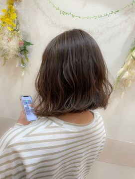 フゥカ 類家店(fuka) ふんわり前下がりボブ*。