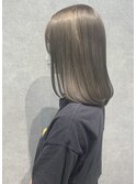 カーキグレージュ　秋カラー　大人かわいい