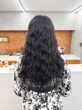 トゥコ(tuco) ロングパーマ スパイラルパーマ スパイラル ロング 前髪