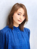 【ノーセットでも簡単キレイ】くびれミディアムレイヤースタイル