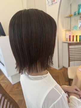 フレア(FLAiR) 20代３０代切りっぱなしボブ