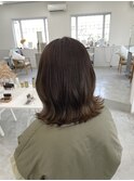 オリーブベージュ