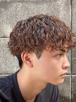 エルマーク 京都河原町(L-MARK) スパイラルパーマツイストパーマアップバング短髪メッシュ