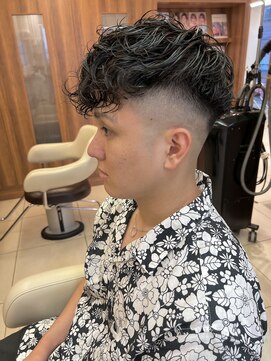 ファーレンピュア(FAHREN PURE) フェードカット/スペインカール