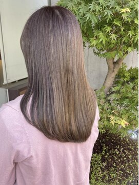 エム インターナショナル 春日部本店(EMU international) 透明感引き立つグレージュカラー