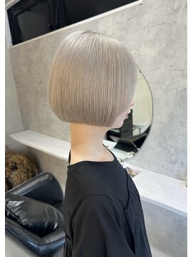 髪屋 紬 ホワイトグレージュ/ホワイトカラー/ハイトーン/バイカルテ