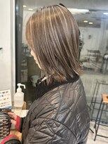 ベル エミ(bell -emi-)&nbsp;外国人風コントラストハイライト/グレージュ/ボブ