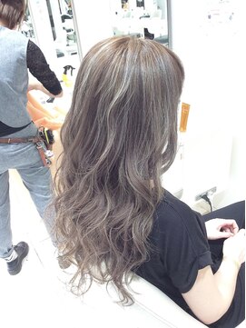 ケンジ 平塚 アネッタ(KENJE annetta) ViVi風 ホワイトグレー♪