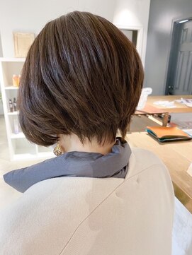 アイノア(AInoa) ショート×ベージュカラー