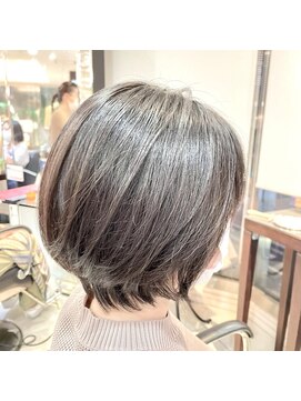 トレボー 聖蹟桜ヶ丘店 丸みショートボブ