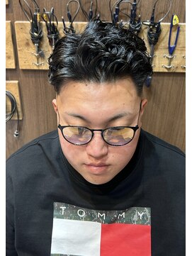 バーバーショップ スバル(BARBERSHOP SUBARU) ＜理容室＞＜バーバー＞ パーマスキンフェード