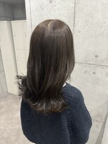 オリーブブラウン
