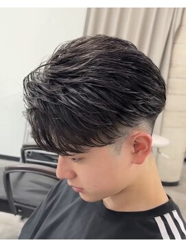 イーラ(era) フェザーショートパーマ/メンズ/刈り上げ/眉毛/ツイスト