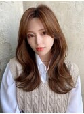 後れ毛が可愛い顔周りハイレイヤーロングチェリーブラウン