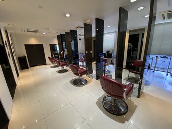 シーズナルの写真/シーズナルは地域に愛されて20年以上の老舗サロン◎MilbonやRefaといった髪に最適なヘアケアを導入!