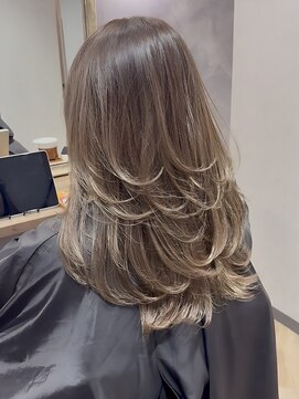 ラビマーニ 箕面店(Labimani) 【Labimani】レイヤーカット×白髪ぼかしバレイヤージュ