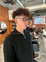 エディ(Edy) スペインカール刈り上げスキンフェードツイストスパイラルパーマ