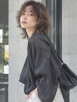 ドット ヘアー(dot.hair) ウルフカット / センターパート / ダークアッシュ
