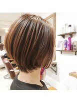 ニコラ(Nicora)&nbsp;ショートボブ×シャドールーツ