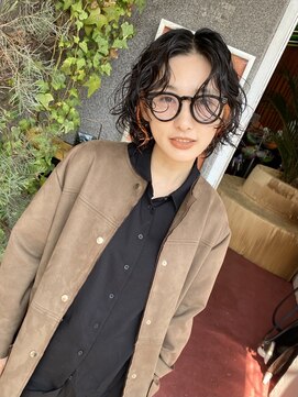 フィン(fin,) Ayato/美髪/ホワイトグレージュ/ネビージュ/こなれミディ/パーマ