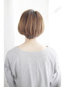 エトレプラスエヌ(ETTORE+n) 20代30代40代　定番を格上げ！レディボブ【西大寺】