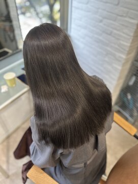 ムク 新宿(muc) モノトーングレージュ