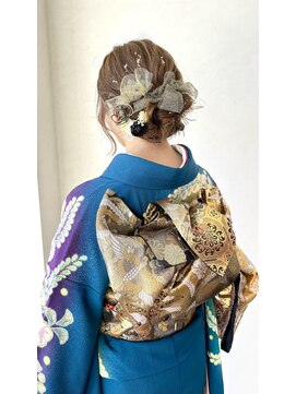 ナズル(nuzzle) 成人式　X　シニヨン