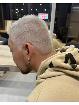 リア 布施店(Lia) シルバー　ショート