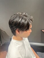 ビーダンディー(Bee dandy)&nbsp;ビジネスツーブロック ミディアムショートウルフ センターパート