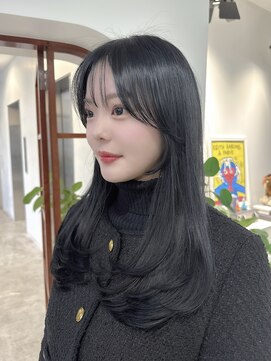 ソピ バイ インビテーション(sopi by invitation) 韓国風レイヤーカットロングレイヤー顔周りカットブルーブラック