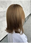 サンドベージュ