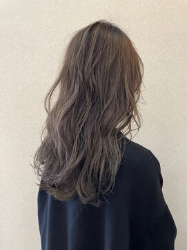 アグラントープ(a Gland taupe) 大人可愛いハイライト×アッシュグレー20代30代