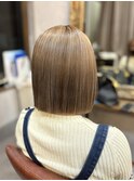 ホワイトミルクティーベージュハイライトバレイヤージュ