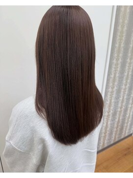 アクイール(ACCUEILLIR) やわらかグレージュ×レイヤーカット