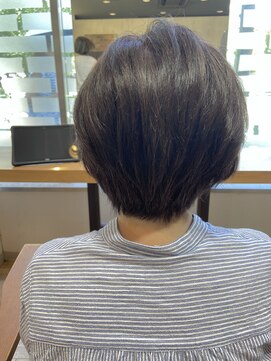 ヴィサージュクルー(VISAGE crew) 艶のあるコンパクトなショートデザイン!