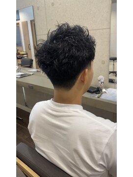 ロイ(ROY) テーパーフェード×スパイキーショート