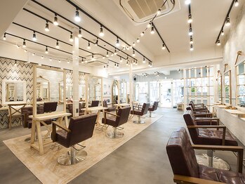 AUBE HAIR largo　広島祇園店 【オーブ ヘアー ラルゴ】