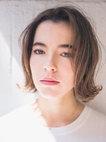 ピズム(PISM)&nbsp;外ハネエアリー耳かけイメチェンボブ/フォギーベージュ