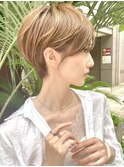 大人かわいいボブカーキグレージュフェザーバングショート