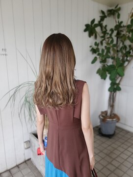 ヘアスペース リズム グリーン(Hair space Rizm green) ソフトグレージュ