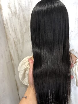 アンフィシュピトロワ(AnFye spi tlow) ［AnFye］艶感重視の縮毛矯正