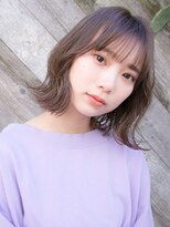 ルティア(Lutia) アッシュブラウン ゆるふわ外ハネスタイル