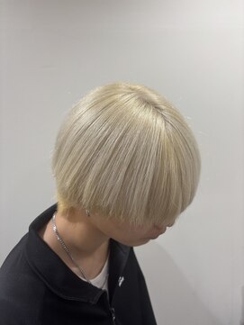 アン(Hair make un) ブロンド