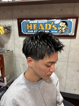 グロウヘアワークス(grow hair works) スパイキーショート×テーパーフェード