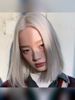 ヒペリカム(hypericum)&nbsp;和歌山／シルバーホワイトのストレートミディ