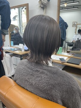 ルチナ 秦野(Lucina) ウルフ/ウルフボブ/ミルクティーグレージュ/ダブルカラー