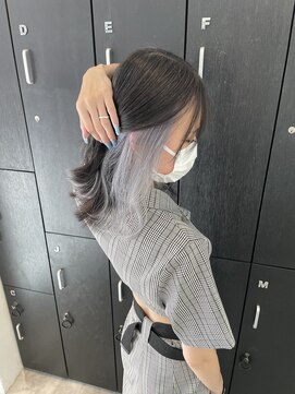 リトバイプティパ(Lit by petit-pas) イヤリングカラーホワイト☆インナーカラーシルバー