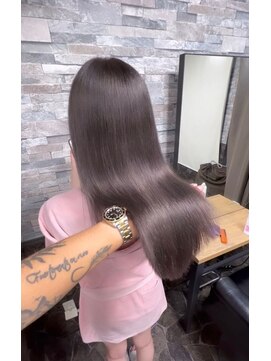 テイス 新宿(TACE) グレージュ[ネビージュ/黒髪/小顔/新宿]